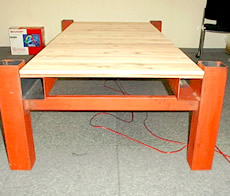 試作、検討時のステージの床板と鉄骨橋脚