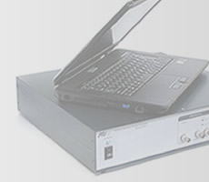 Windowsパソコンでリモート操作 / PCと測定器本体 写真